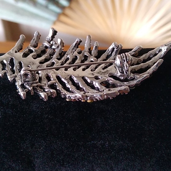 Vintage rhinestone 🌺 - Picture 3 of 4